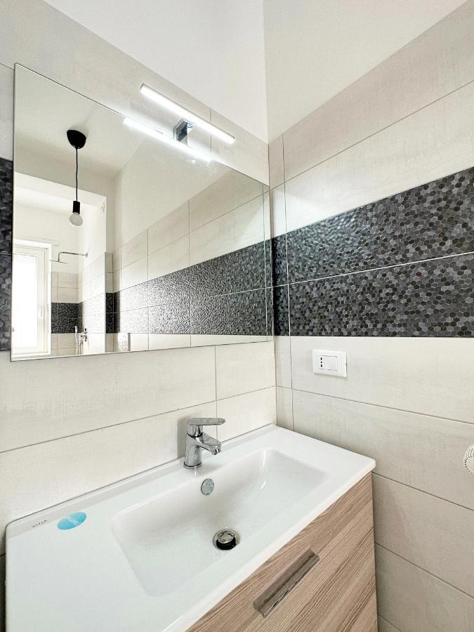 Wh - Cuore Home - Attico Monolocale Con Parcheggio Gratuito - 5 Minuti Dal Centro - Wifi سانريمو المظهر الخارجي الصورة