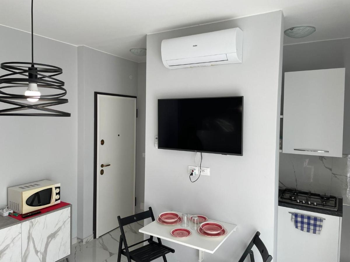 Wh - Cuore Home - Attico Monolocale Con Parcheggio Gratuito - 5 Minuti Dal Centro - Wifi سانريمو المظهر الخارجي الصورة